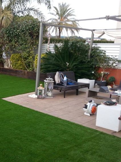 cesped artificial ultra en jardin