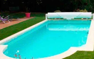CESPED ARTIFICIAL W40 EN ZONA DE PISCINA