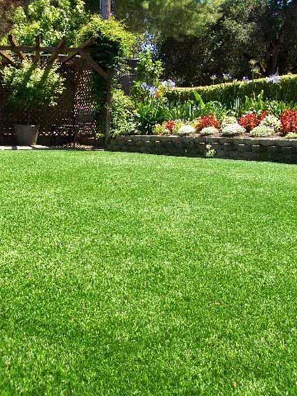 cesped-artificial-barato-en-magnifica-zona-de-descanso