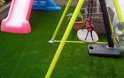 UN PARQUE INFANTIL CESPED ARTIFICIAL BARATO
