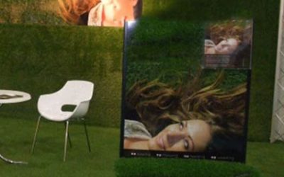 NUESTRO CESPED ARTIFICIAL EN UN EXPOSITOR
