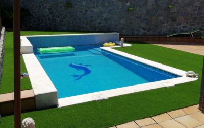 CÉSPED ARTIFICIAL EN PISCINAS